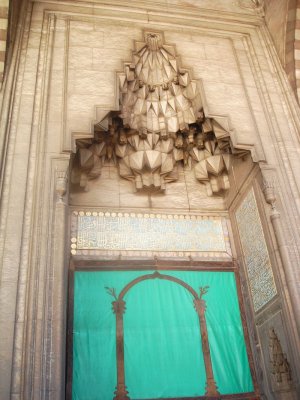 Istanbul8c SultanAhmet Mosque Entrance.jpg