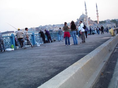 Istanbul112 Eminonu Fishers On The New Galata Bridge.jpg