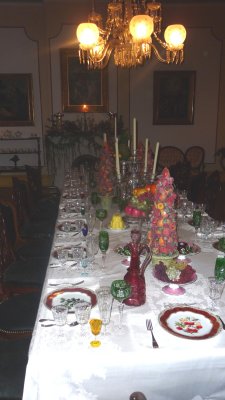 Elaborate dinner parties with 18 or 20 courses were held in the Formal Dining Room.