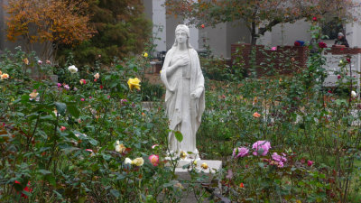 Close-up of the rose garden and more statuary.