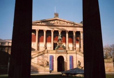 View of the Alte National Gallery between 2 columns.
