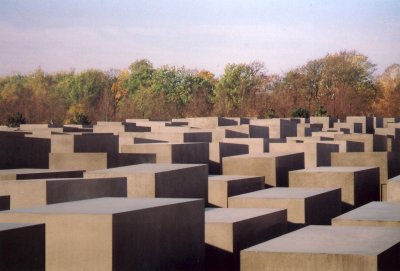 Designed by N.Y. architect Peter Eisenman, it was created by 2,711 grey reinforced concrete blocks.
