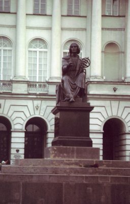 Statue of Nikolus Kopernikus (1473-1543) in front of the Society of Friends and Learning.