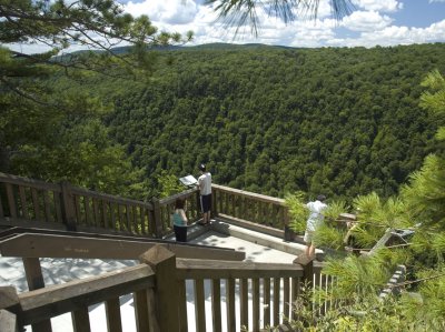 Viewpoint at Leonard Harrison St Pk.