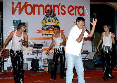 womans era singer Vicky Chadha.jpg