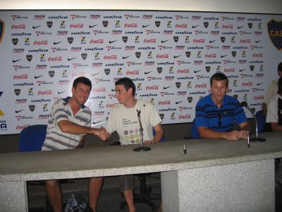 Paul sign's for Boca