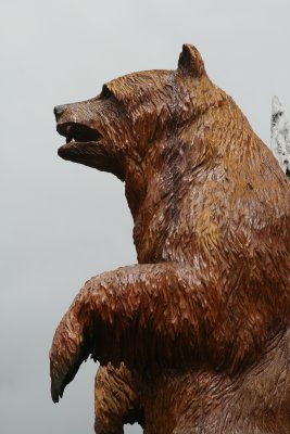 Wood carved Grizzly