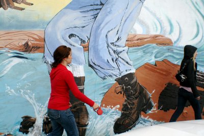 Joining the mural
