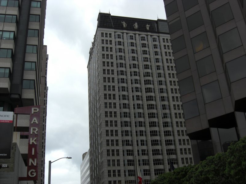Normal, 38mm   Faceless Figures at top of the building, The Financial District