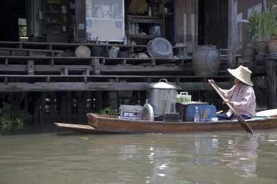 Food vendor, Khlong Bangkok Thailand 2008