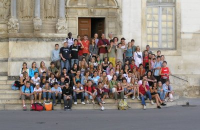 Arles Class Photo at St Trophime.jpg