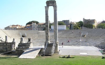 Arles Roman Theater.jpg