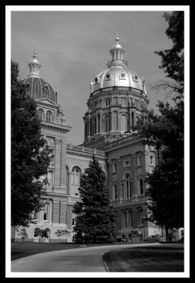 Capitol Day Vertical_BW