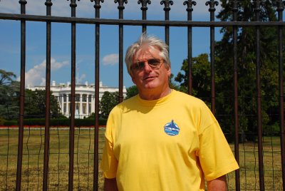 Dave playing tourist outside the Whitehouse