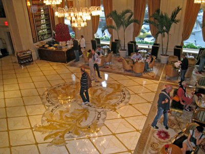 The Plazas lobby bar and dining area