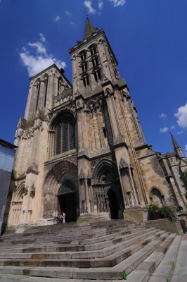 Saint Pierre Cathedral - parish church of St. Thrse and her family