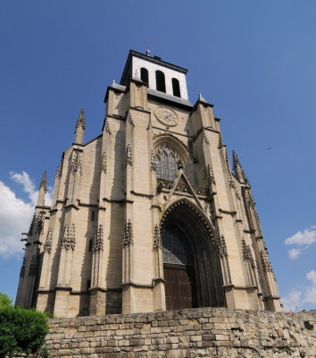 A church we saw on our way from Les Buissonnets to the Basilica