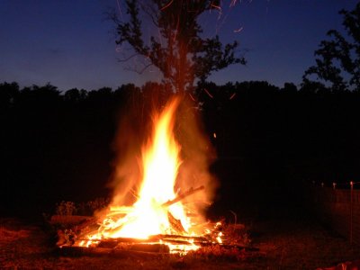 The bon fire - getting ready to fix smores