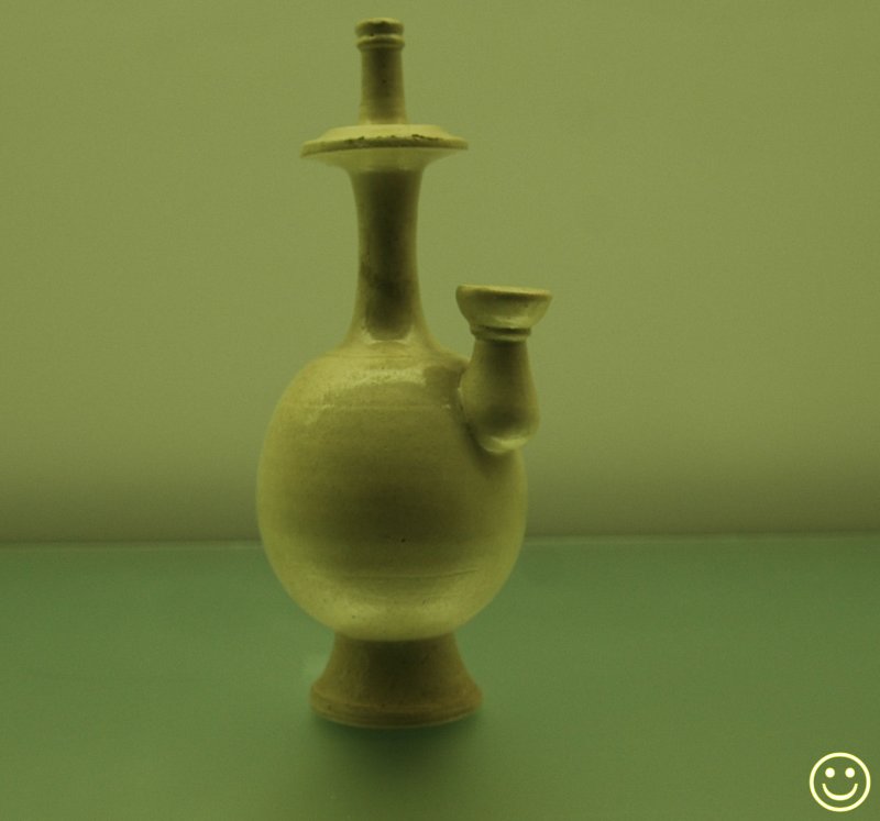 DSC_6752 Kunida ablution bottle in white glaze.jpg