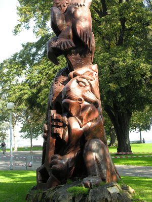 Contempary Statue, The English Garden,   Geneva.