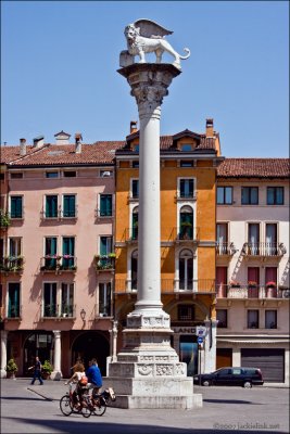 Vicenza-Lion of St. Mark.jpg