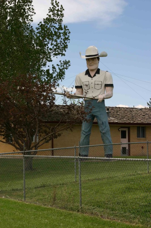 Muffler Man near Lyons Colorado.jpg