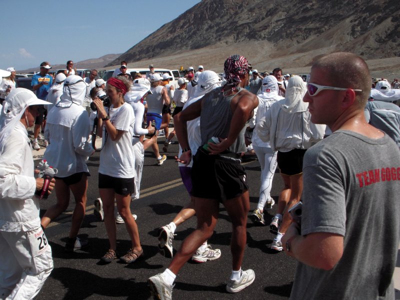 the last wave (10 am runners) is off!