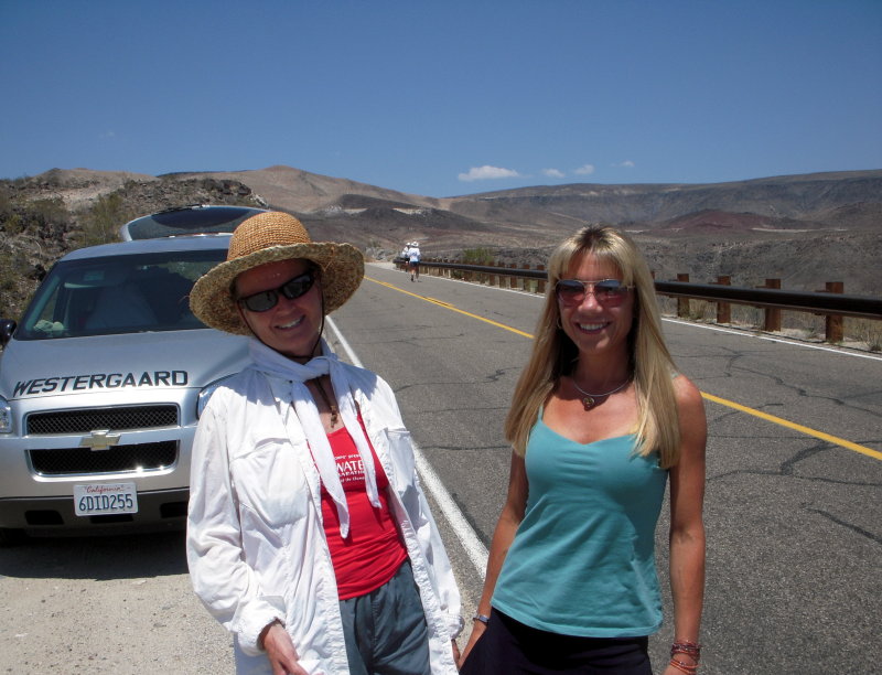Nancy Shura crewing for Danny Westergaard as he doubles back from the finish line back to Badwater