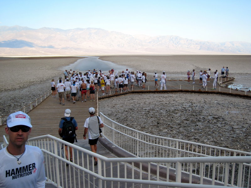 8 am runners gather at the sign