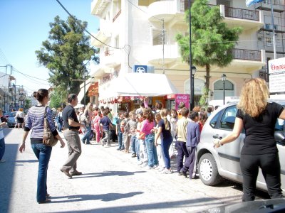 crowds line the streets