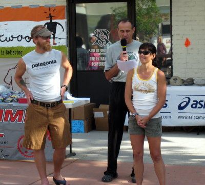 100 mile winners Jeff Browning and Rhonda Sundameier