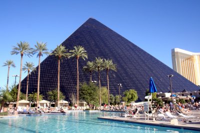 Pool at the Luxor