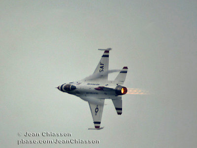Thunderbirds F-16C  ( Quebec Air Show ) 2008