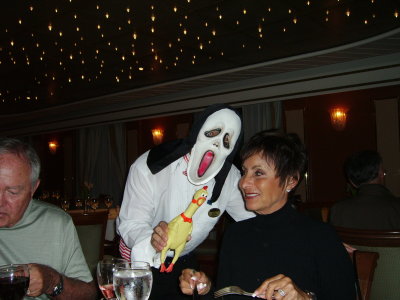 Waiter goofing off with Rosalie.JPG