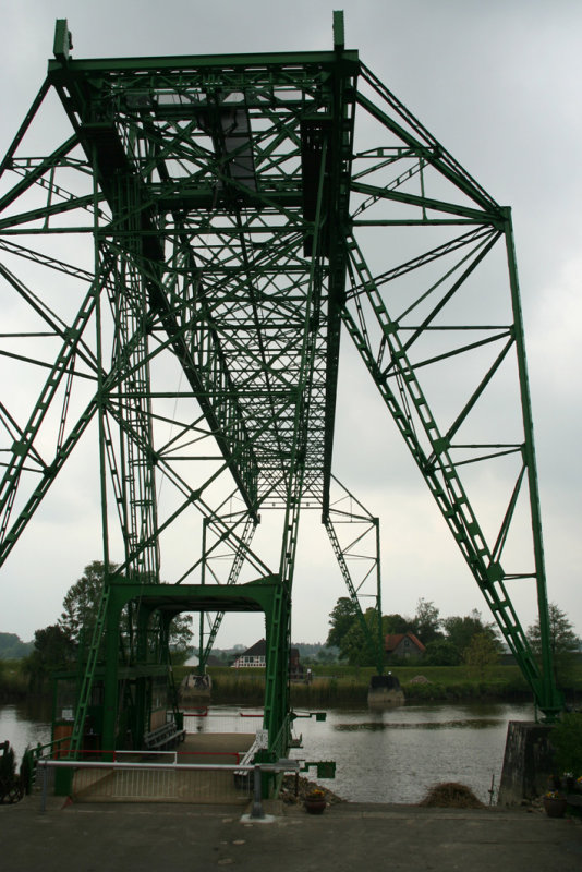 Osten - hanging ferry