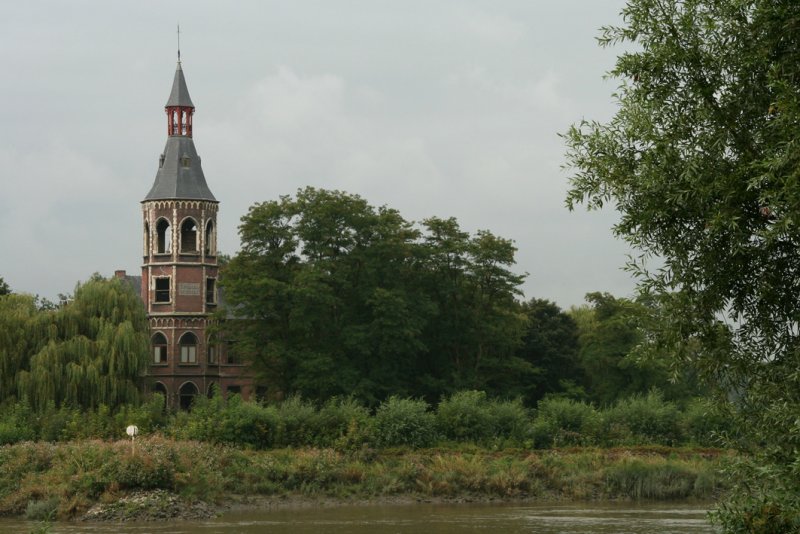 along De Nete