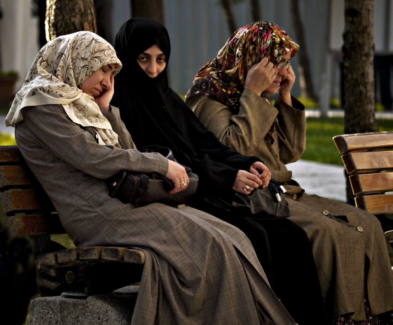 Visitors, Suleymaniye Mosque, Istanbul, Turkey, 2009
