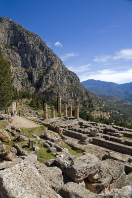 the temple of apollo at delphi