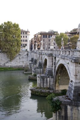 pons aelius bridge across the tiber river at castel sant'angelo