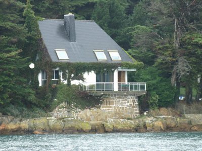 JUSTE AU PORT BLANC