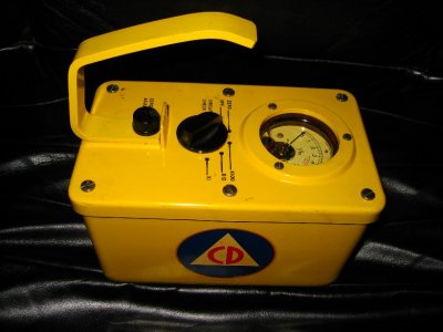 CD V-710 Victoreen Model No. 3  Radiation Survey Meter