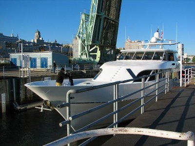 le bateau dans lcluse