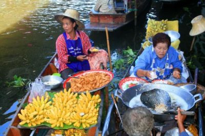 Damnoen Saduak Floating Market