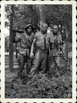 The Three Servicemen Statue (4)