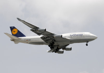 Lufthansa Boeing 747-400 ( D-ABVE )