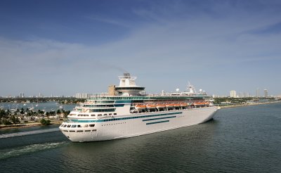 Royal Caribbean cruise ship leaving Miami