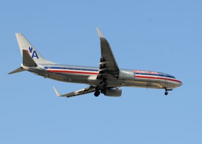 American Airlines Boeing 737-800 ( N929AN )
