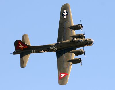 Boeing B-17G Flying Fortress ( N900RW )
