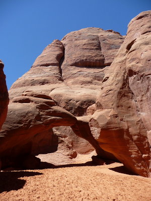Sand Dune Arch