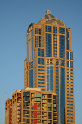 SeattleSunsetBldg8533w.jpg
